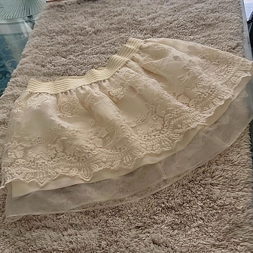 Millau szM Cream Lined Lace Skirt  BinK